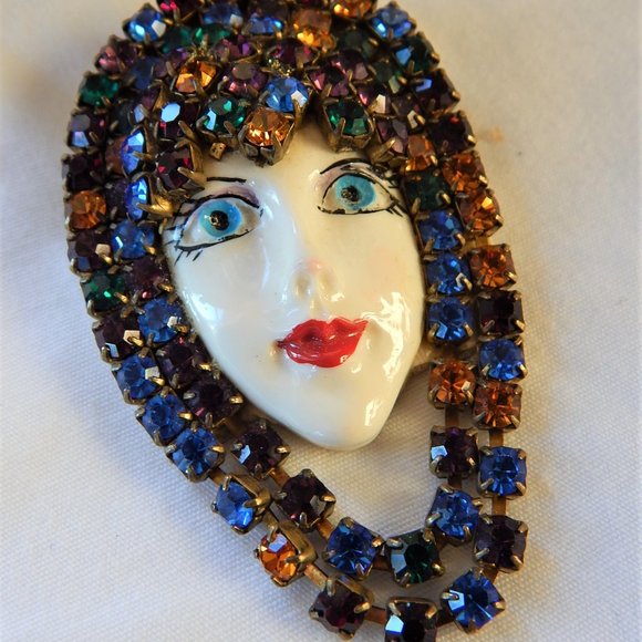 Vintage Lady Pin with Rhinestone Headpiece - Picture 1 of 3